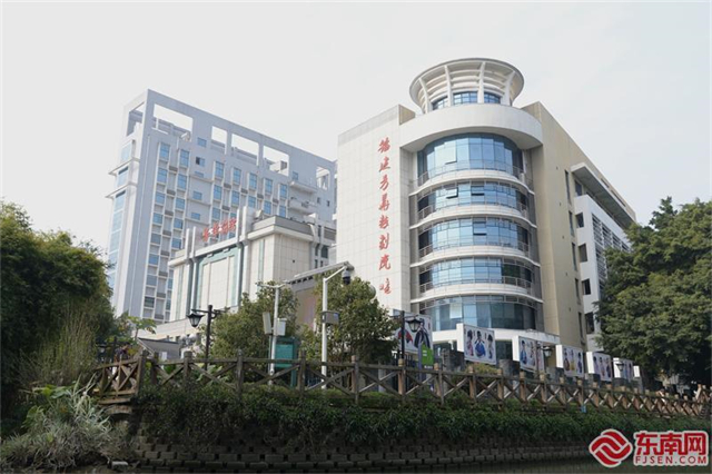 皇冠国际
